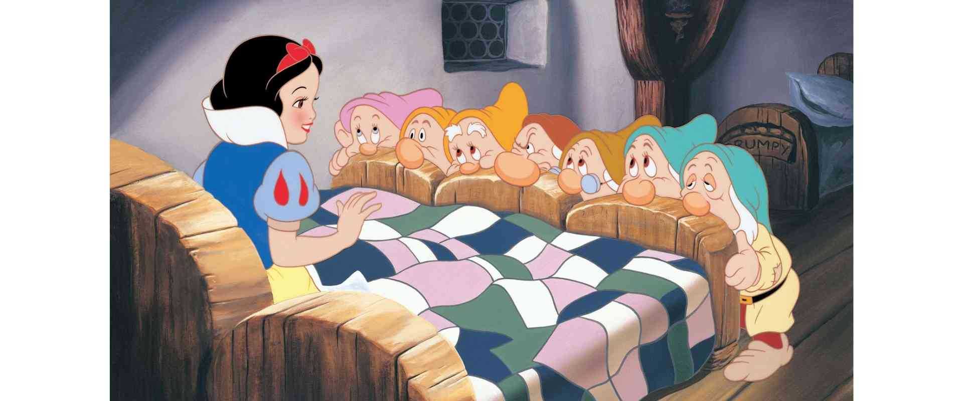  Example of Rotoscope Animation in the animated cartoon Snow White and the 7 Dwarves